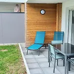 Le Flocon, Au Bord Du Lac